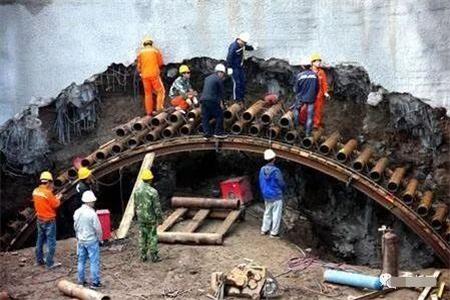 滨城隧道钢花管支护案例